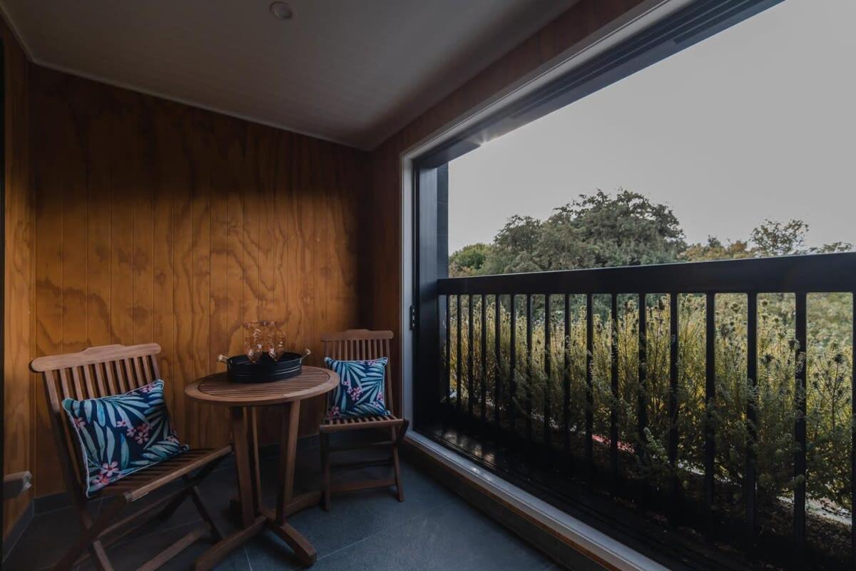 The Hagley Park Stunna Apartment Christchurch Bagian luar foto
